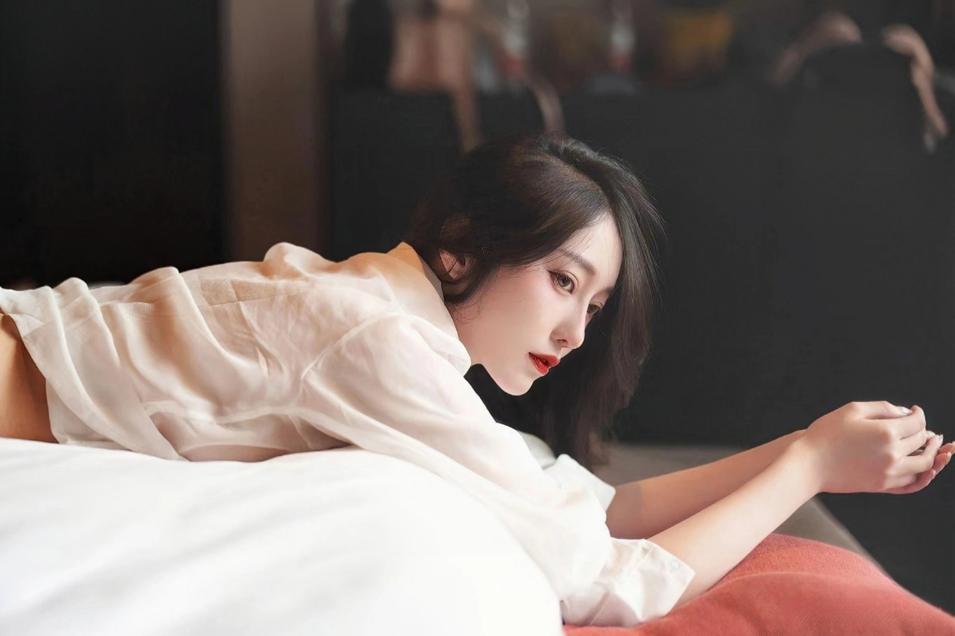 王毅会见巴基斯坦副总理兼外长达尔